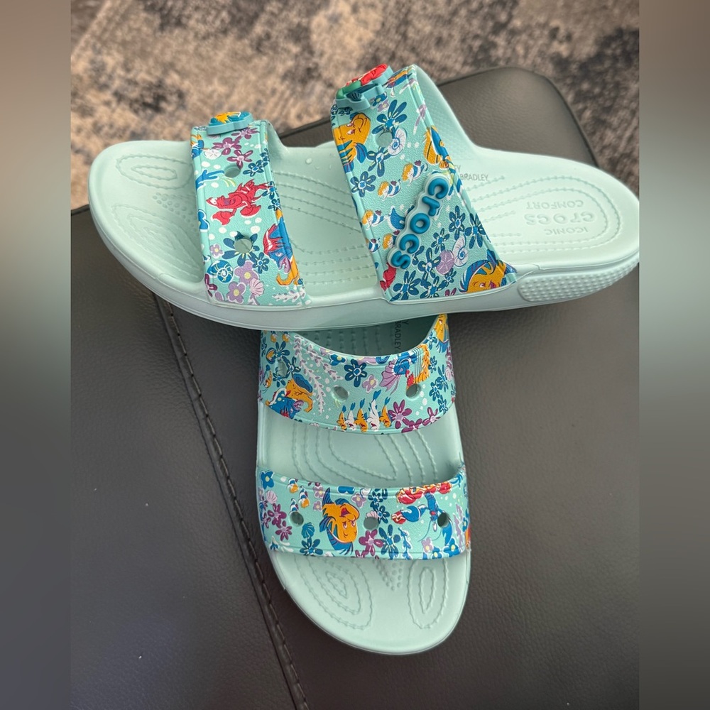 Little mermaid crocs with 3 charms
